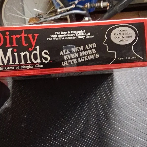 Dirty Minds adult board game - Picture 2 of 3